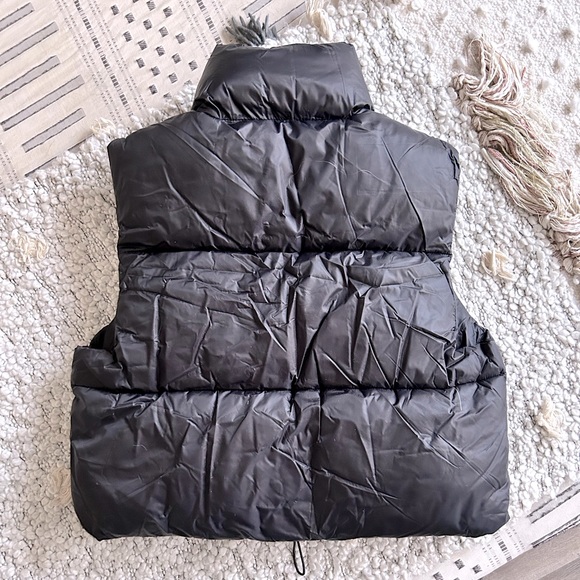 NWT Eisctnd | Black Cropped Puffer Vest | S - Picture 5 of 11